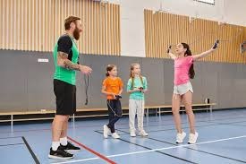 CBA排名乱套 倒输第2升前8 广东打破全胜 辽宁跌至历史新低