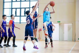 很抢手！每日邮报：冬窗有12家俱乐部希望签下梅努